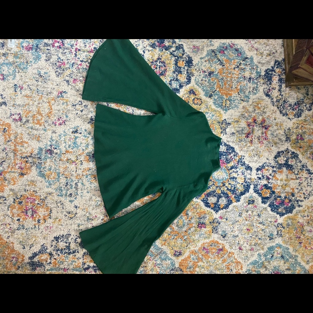 Green turtle neck sweater